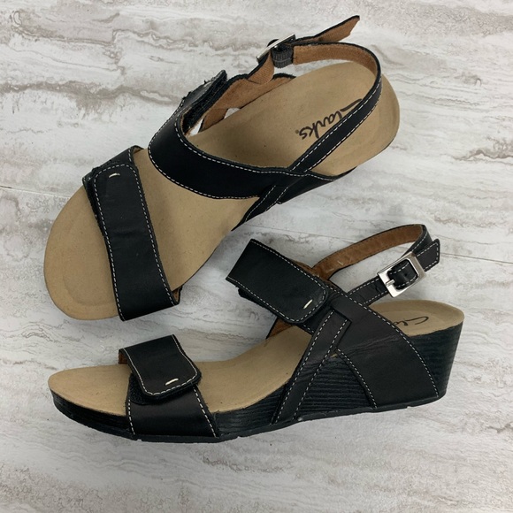 clarks sandals size 8